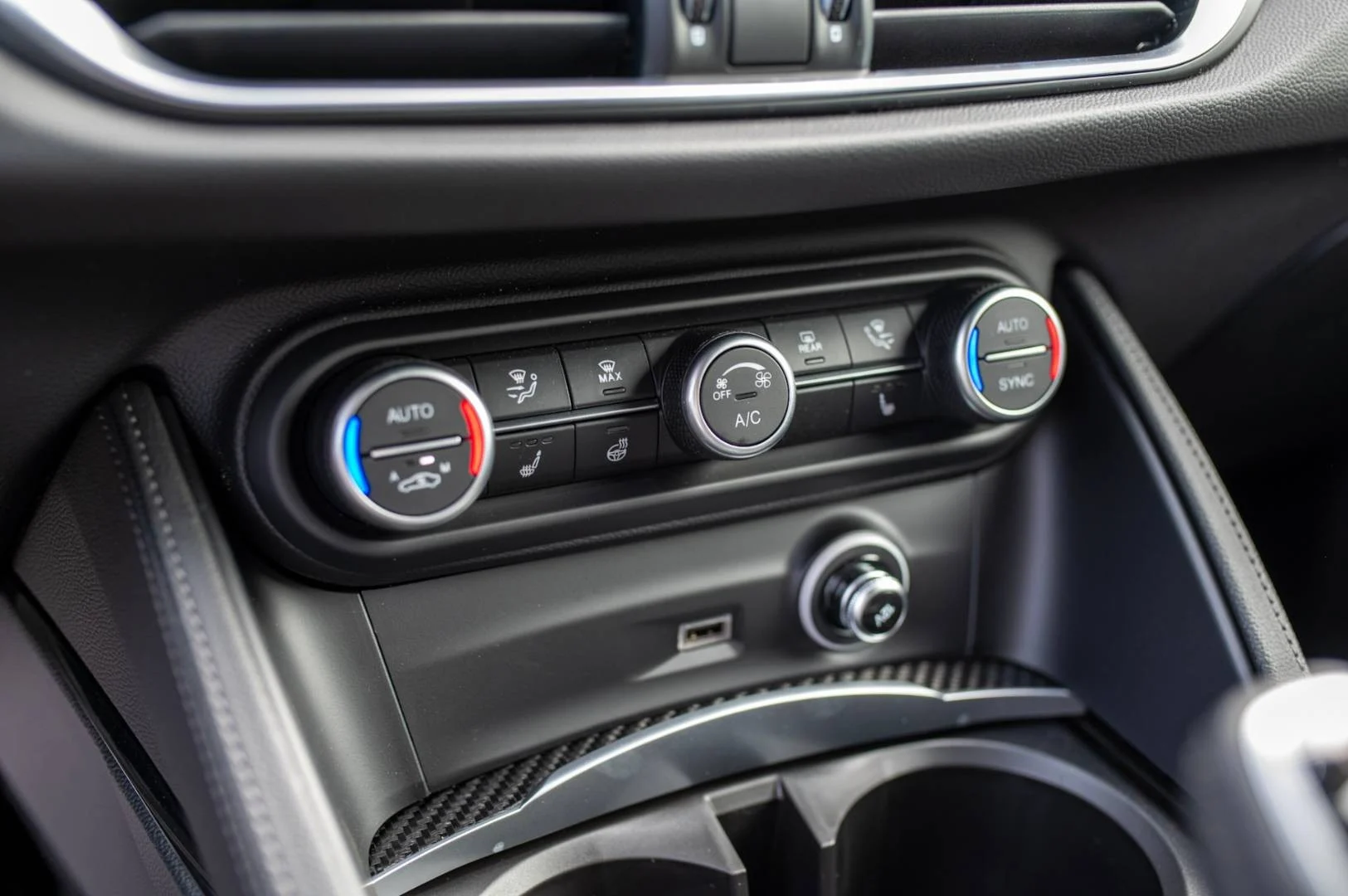 Alfa Romeo Stelvio Quadrifoglio 2.9 V6 Bi-Turbo AWD A/T | Begam Trnava
