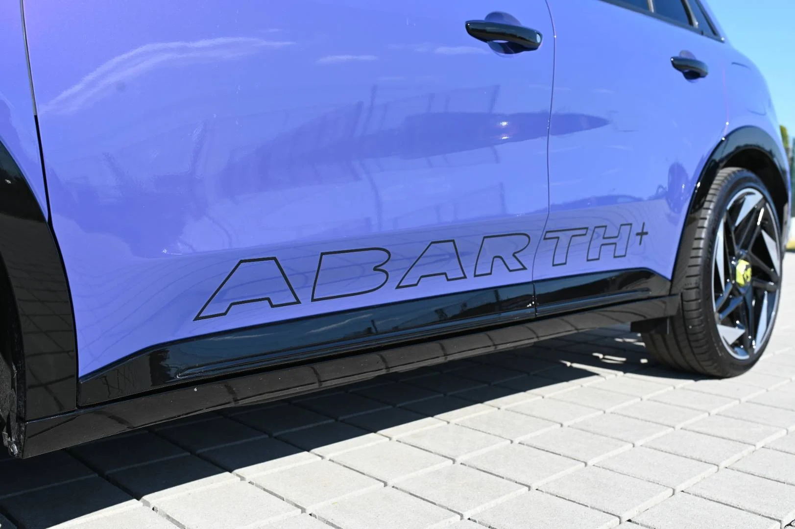 Fiat 600e Abarth  SCORPIONISSIMA 280ps | Begam Trnava