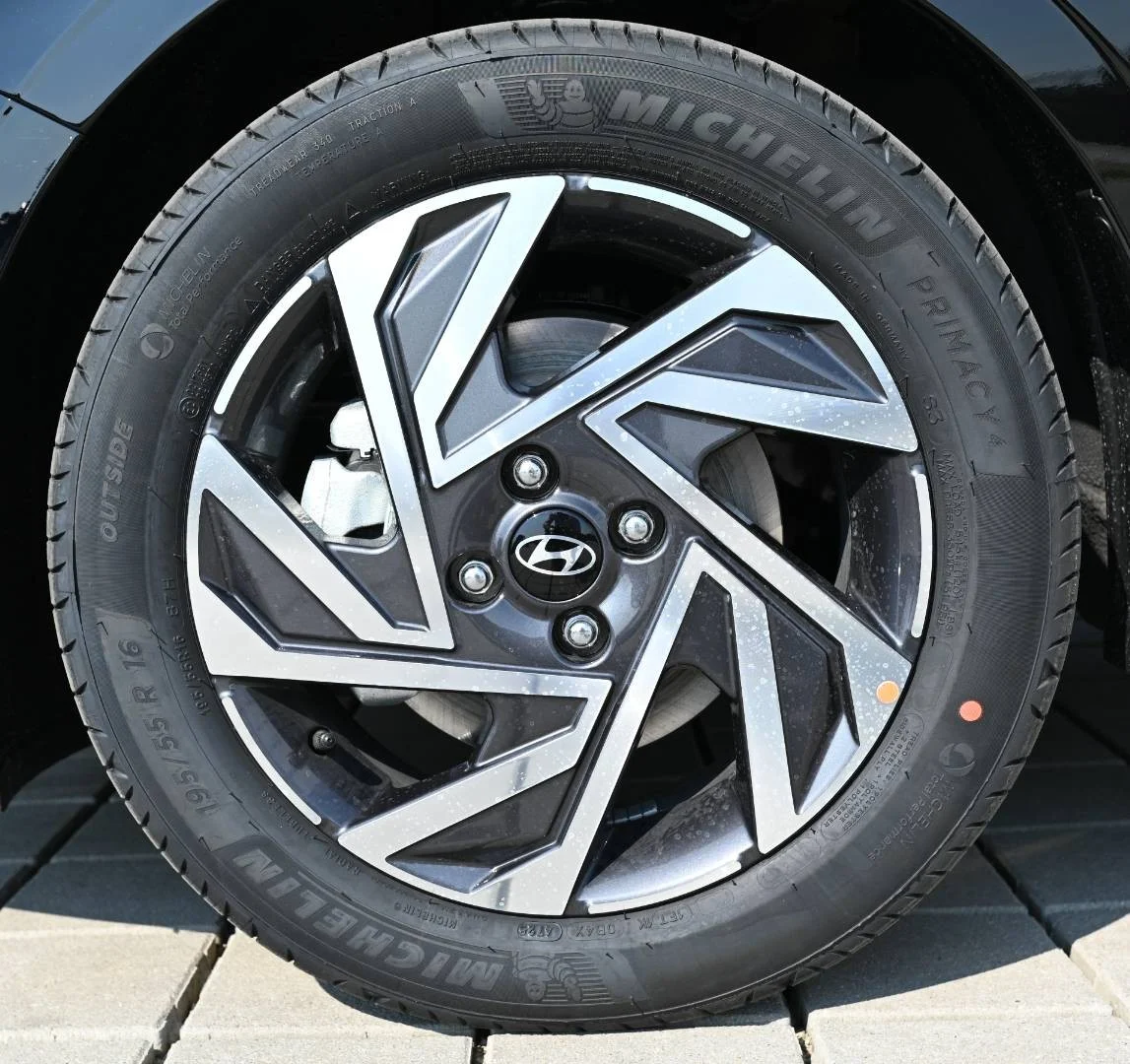 Hyundai i20 1.0 T-GDi Family | Begam Trnava