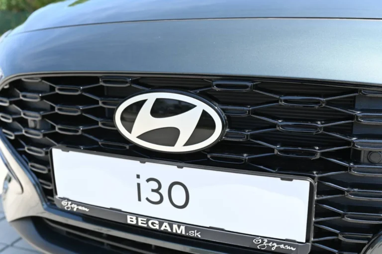 Hyundai i30 1.5 T-GDi mHEV Family DCT | Begam Trnava