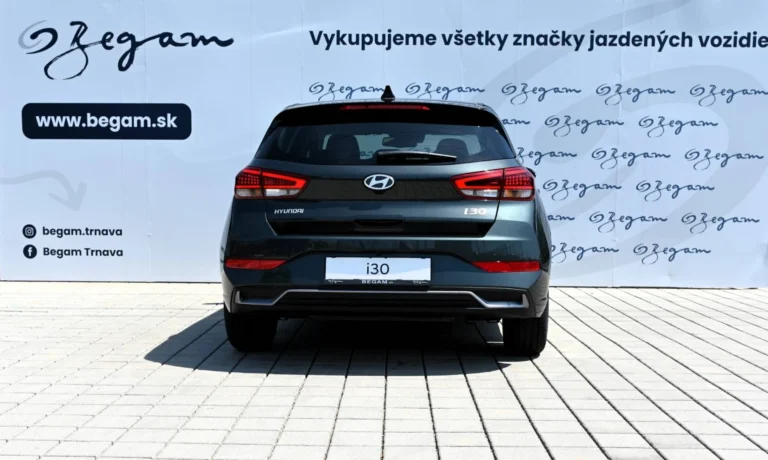 Hyundai i30 1.5 T-GDi mHEV Family DCT | Begam Trnava