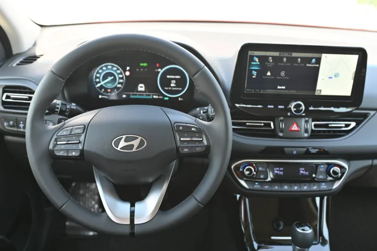 Hyundai i30 CW 1.5T-GDi MHEV, 7DCT, FAMILY, MY25, 103kW | Begam Trnava
