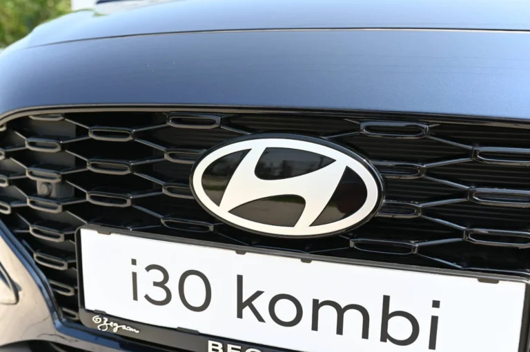 Hyundai i30 CW 1.5T-GDi MHEV, 7DCT, FAMILY, MY25, 103kW | Begam Trnava