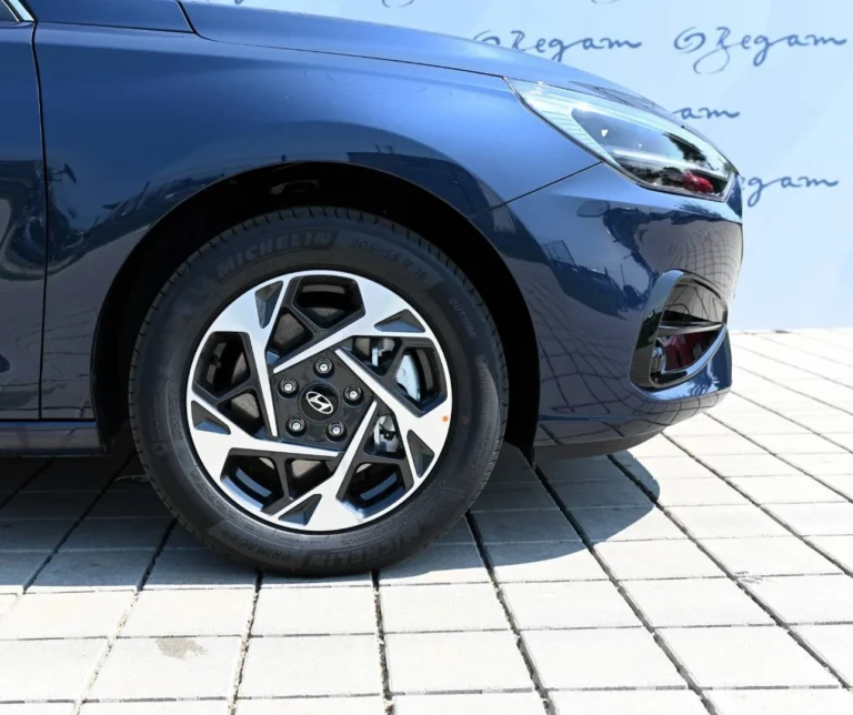 Hyundai i30 CW 1.5T-GDi MHEV, 7DCT, FAMILY, MY25, 103kW | Begam Trnava