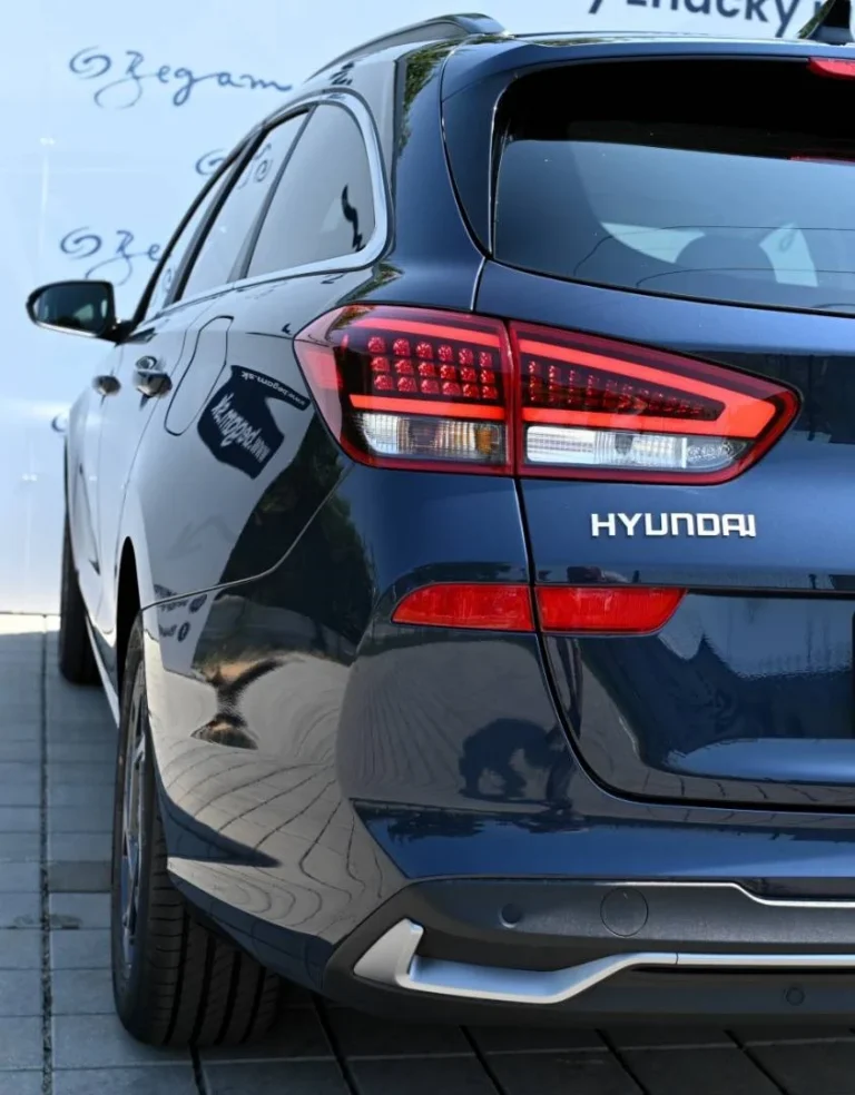 Hyundai i30 CW 1.5T-GDi MHEV, 7DCT, FAMILY, MY25, 103kW | Begam Trnava