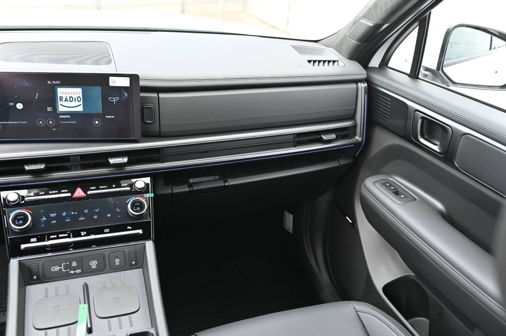 Hyundai Santa Fe CALLIGRAPHY 5S 4X4 1,6T-GDi HEV MY2026 | Begam Trnava
