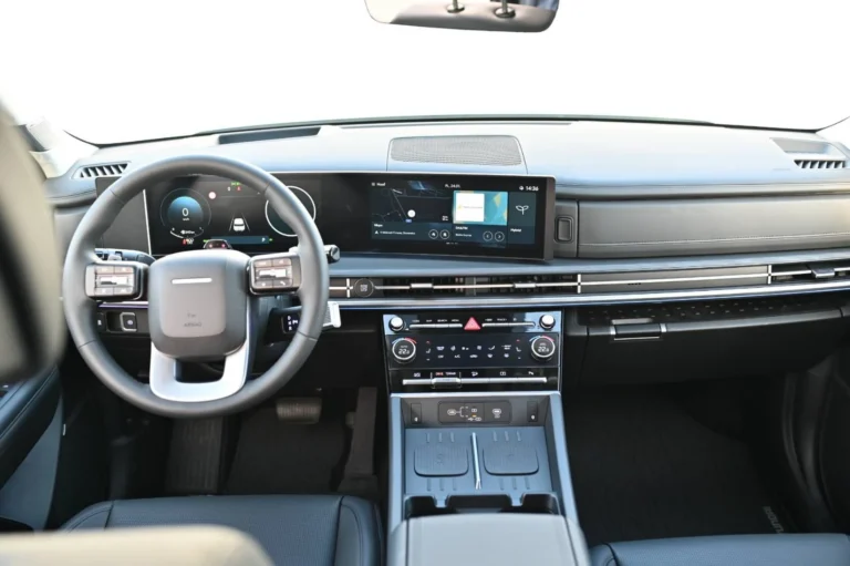 Hyundai Santa Fe PREMIUM 5S 4X4 1,6T-GDi HEV MY2025 | Begam Trnava