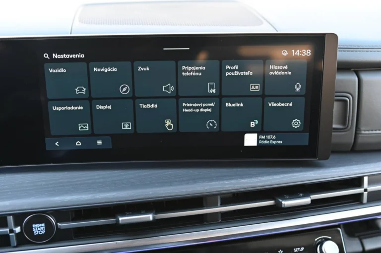 Hyundai Santa Fe PREMIUM 5S 4X4 1,6T-GDi HEV MY2025 | Begam Trnava