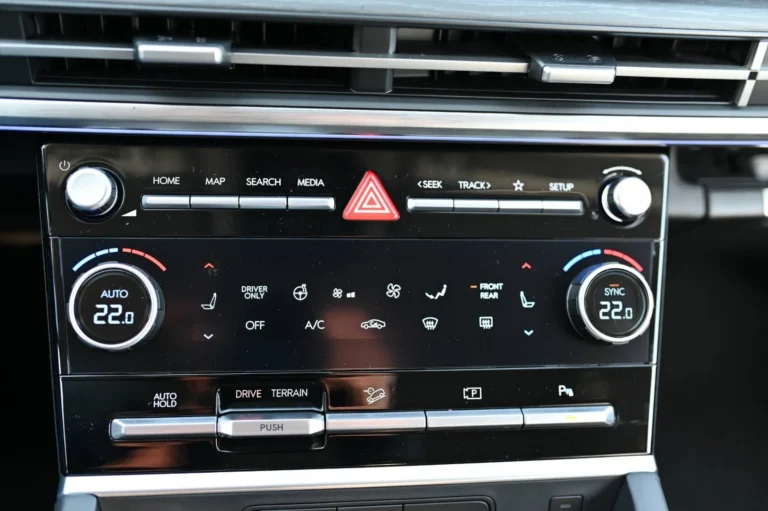 Hyundai Santa Fe PREMIUM 5S 4X4 1,6T-GDi HEV MY2025 | Begam Trnava