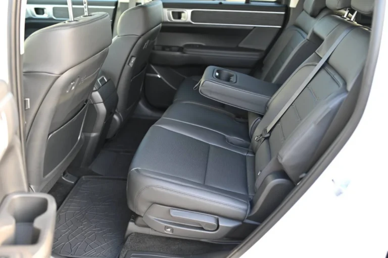 Hyundai Santa Fe PREMIUM 5S 4X4 1,6T-GDi HEV MY2025 | Begam Trnava