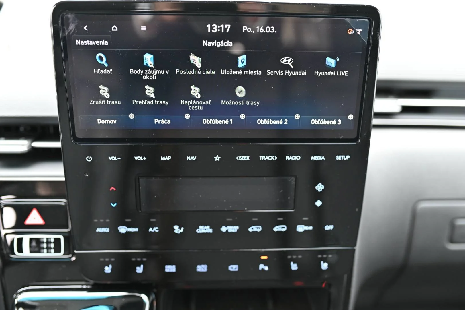 Hyundai Staria 1,6T-GDi HEV Premium 9S 4x2 6AT | Begam Trnava