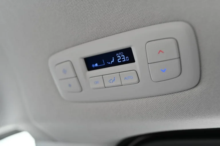 Hyundai Staria 1,6T-GDi HEV Premium 9S 4x2 6AT | Begam Trnava