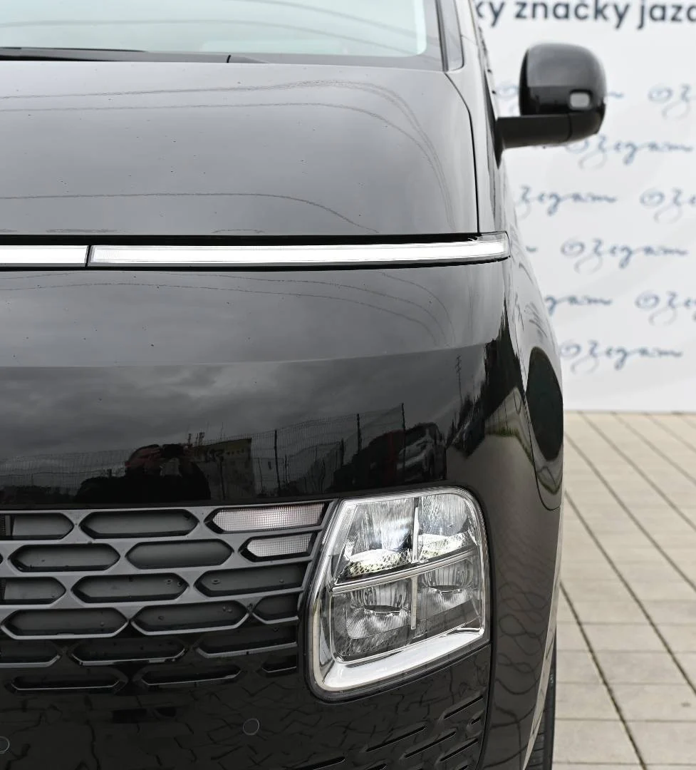 Hyundai Staria 1,6T-GDi HEV Premium 9S 4x2 6AT | Begam Trnava