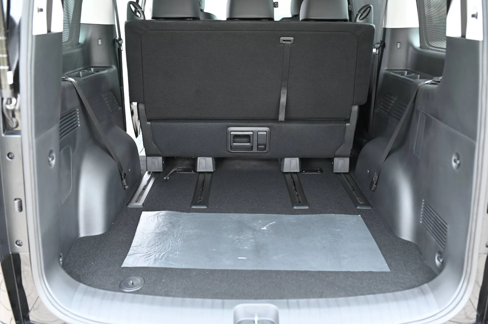 Hyundai Staria 1,6T-GDi HEV Premium 9S 4x2 6AT | Begam Trnava