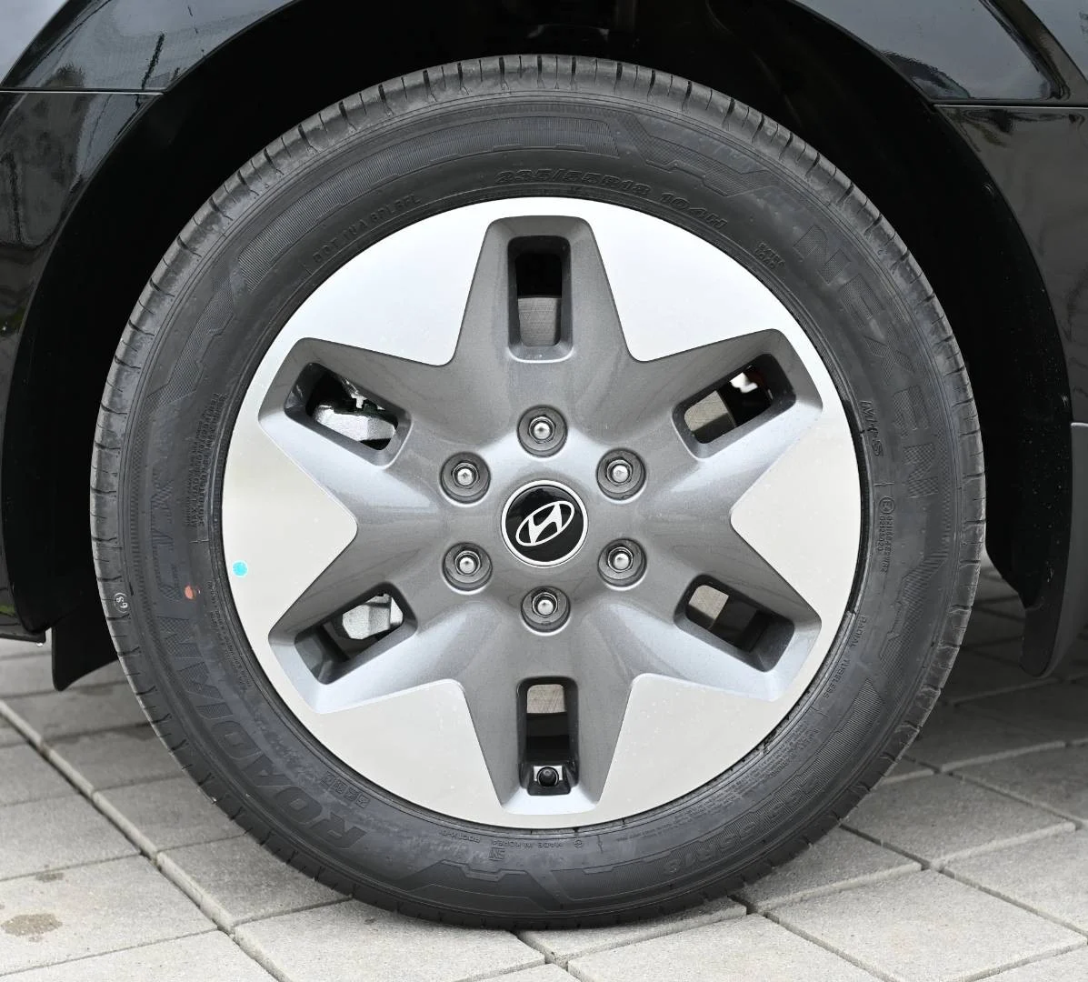Hyundai Staria 1,6T-GDi HEV Premium 9S 4x2 6AT | Begam Trnava