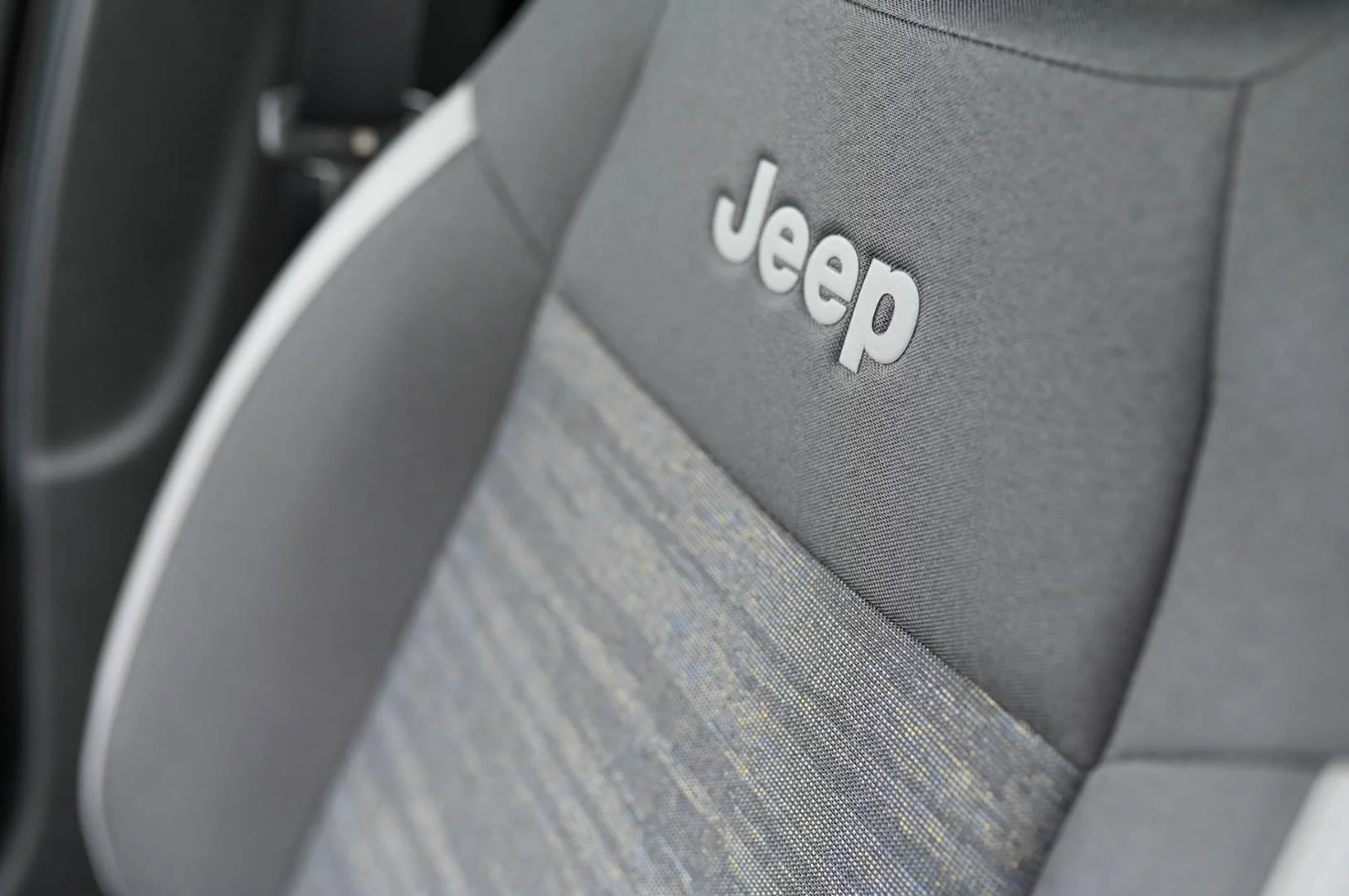 Jeep Avenger 1.2 GSE T3 Longitude + | Begam Trnava