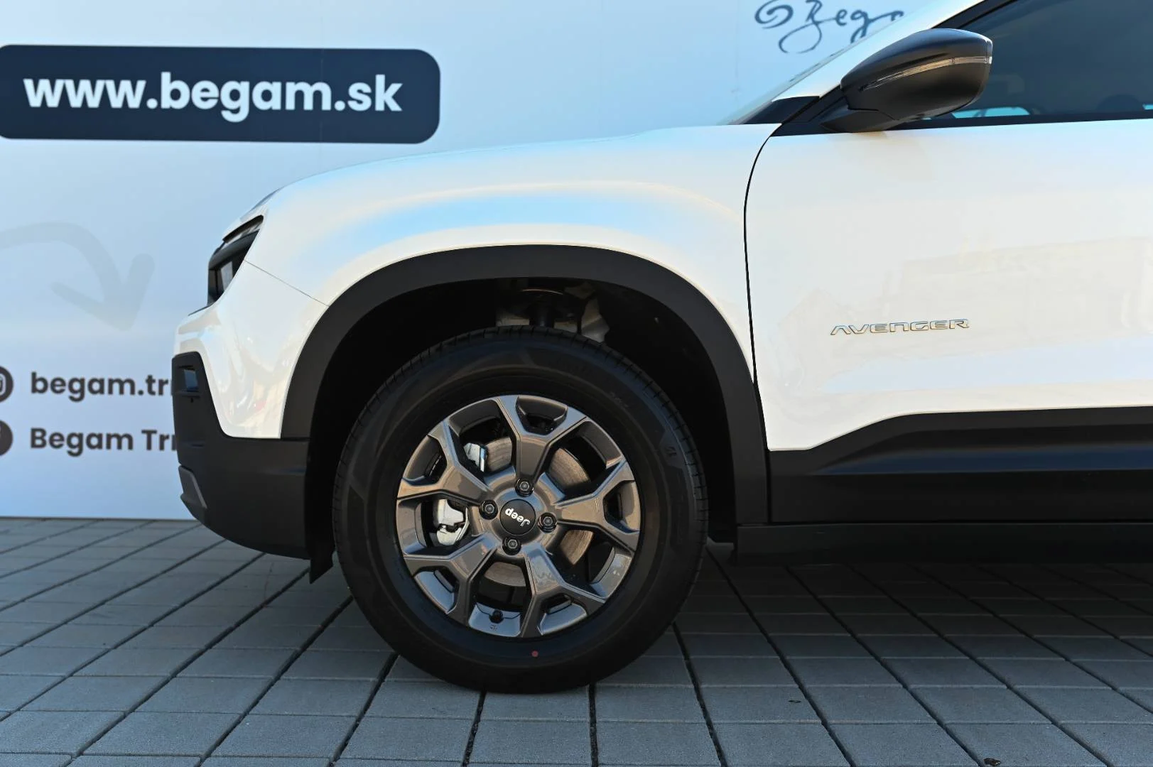 Jeep Avenger 1.2 GSE T3 Longitude + | Begam Trnava