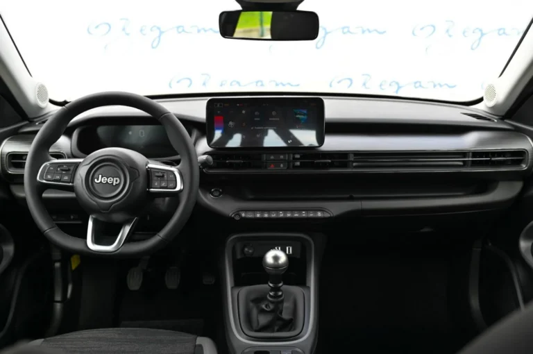 Jeep Avenger 1.2 GSE T3 Longitude | Begam Trnava