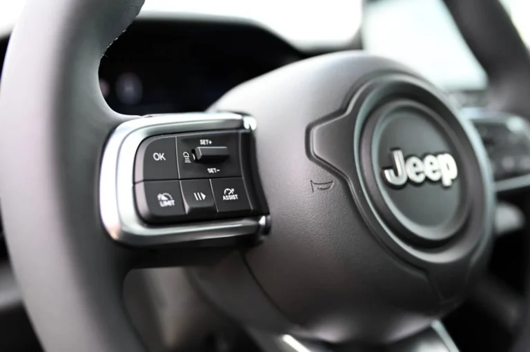 Jeep Avenger 1.2 GSE T3 Longitude | Begam Trnava