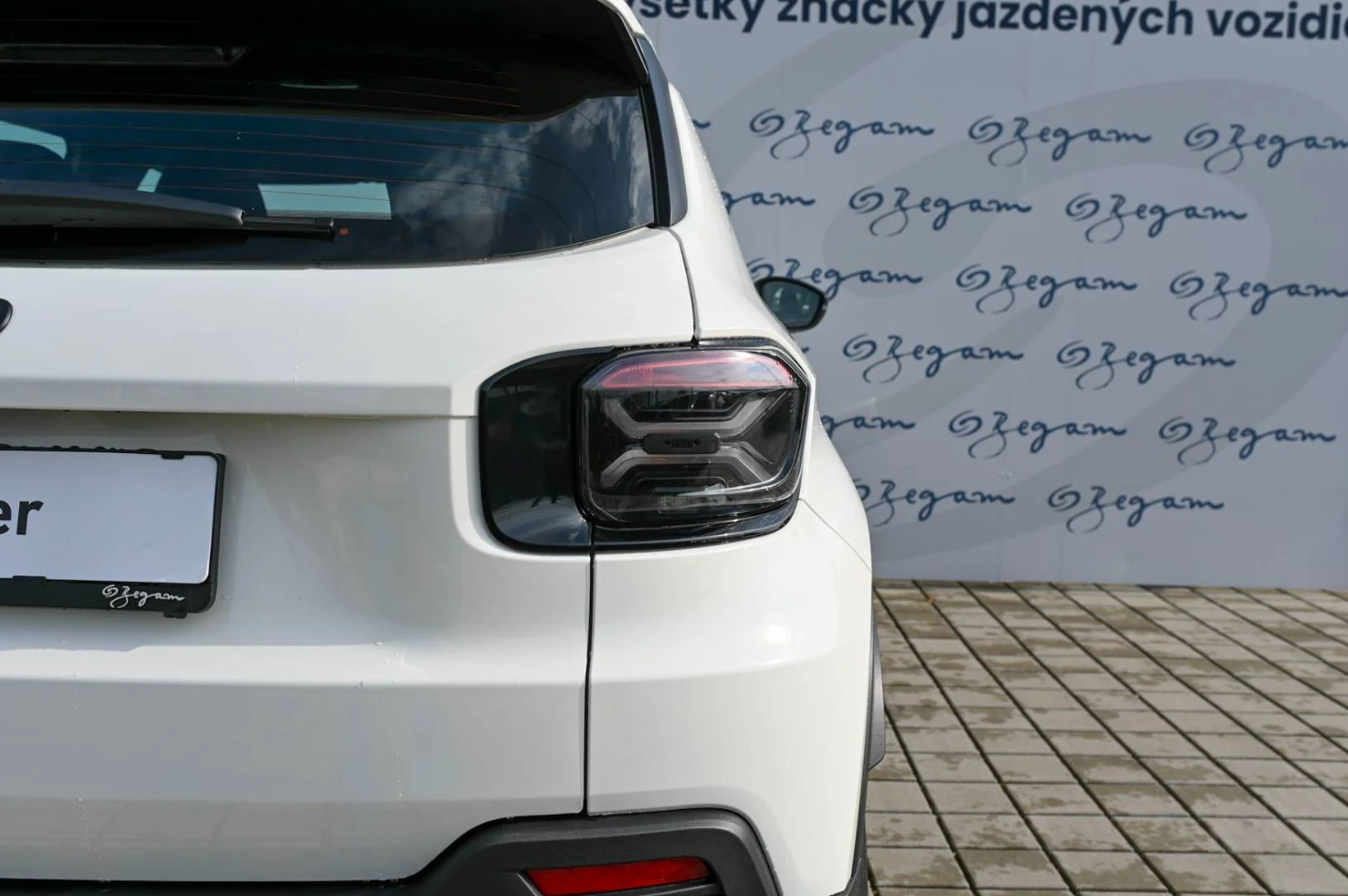 Jeep Avenger 1.2 T e-Hybrid 6DCT UPLAND 4xe | Begam Trnava
