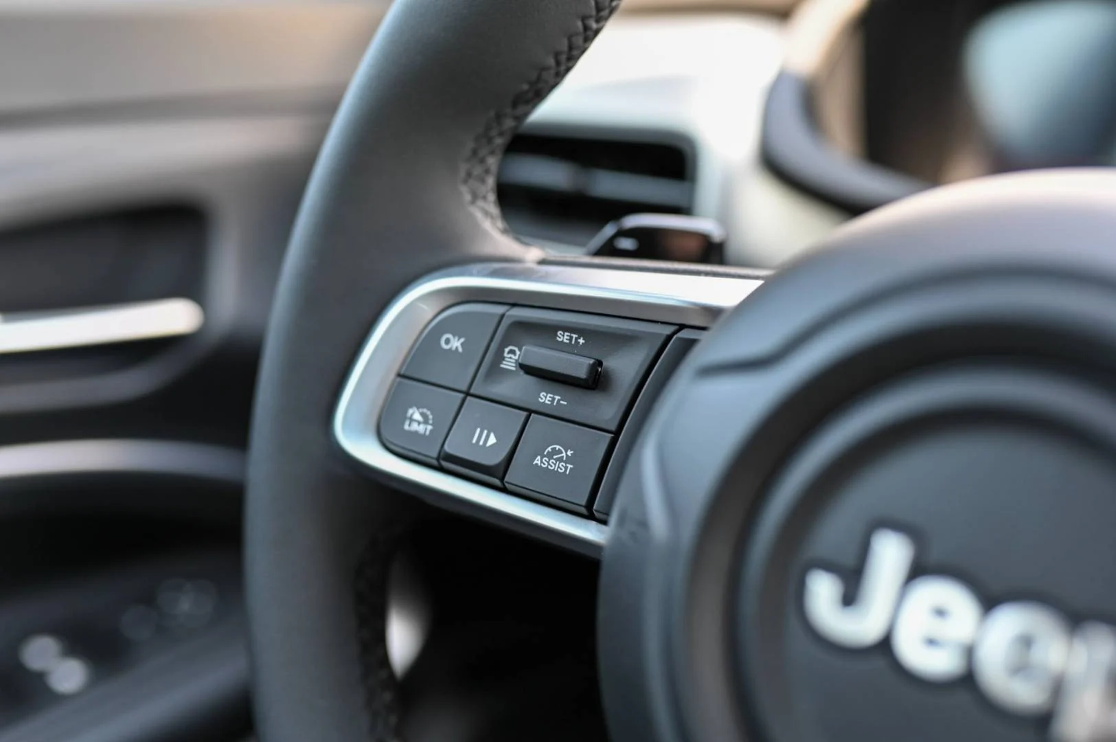 Jeep Avenger 1.2 T e-Hybrid 6DCT UPLAND 4xe | Begam Trnava