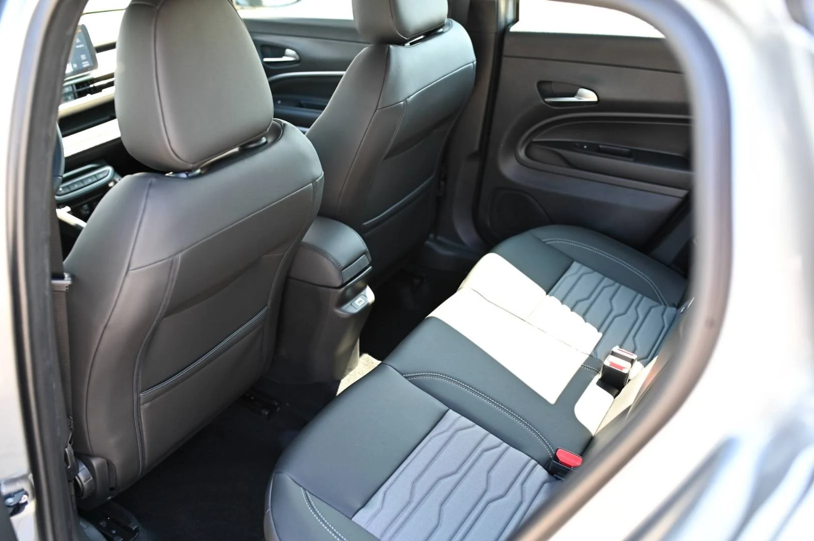 Jeep Avenger 1.2 T e-Hybrid 6DCT UPLAND 4xe | Begam Trnava