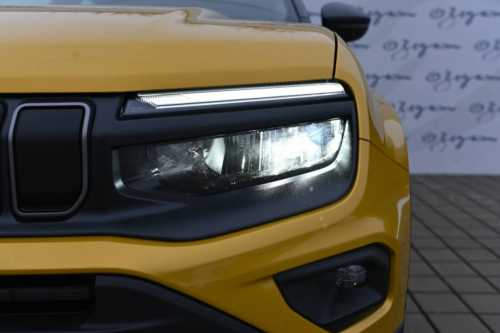 Jeep Avenger 1.2 T e-Hybrid 6DCT UPLAND 4xe | Begam Trnava