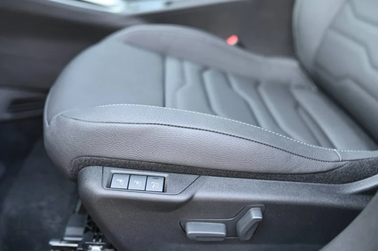 Jeep Avenger 1.2 T e-Hybrid Summit A/T | Begam Trnava