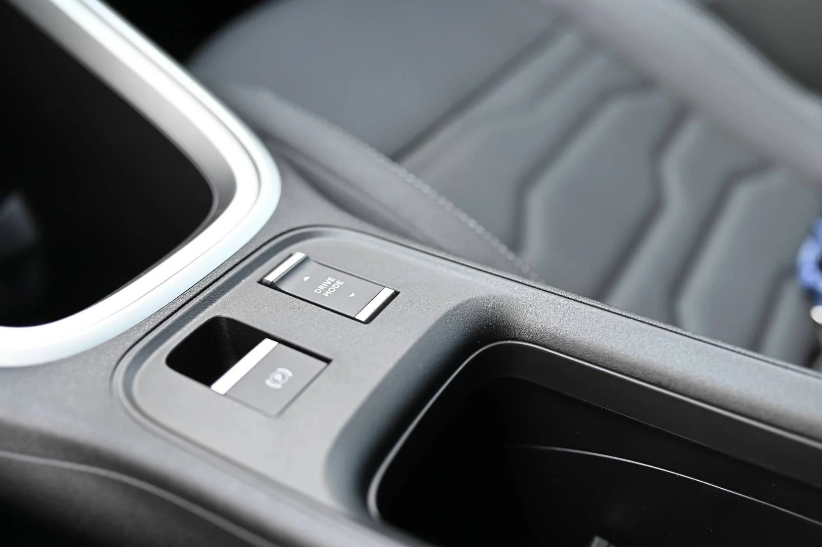 Jeep Avenger 1.2 T e-Hybrid Summit A/T | Begam Trnava