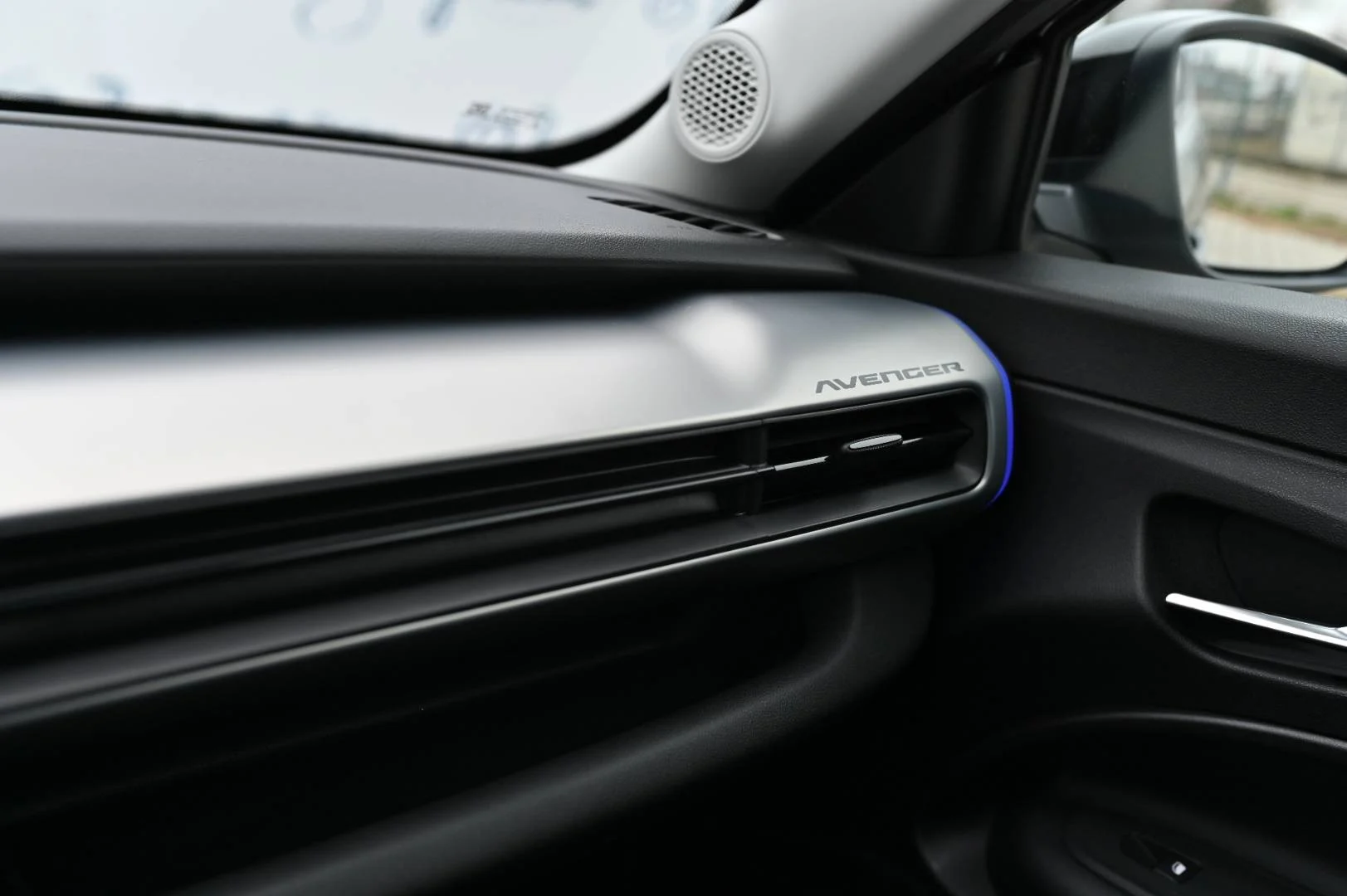 Jeep Avenger 1.2 T e-Hybrid Summit A/T | Begam Trnava