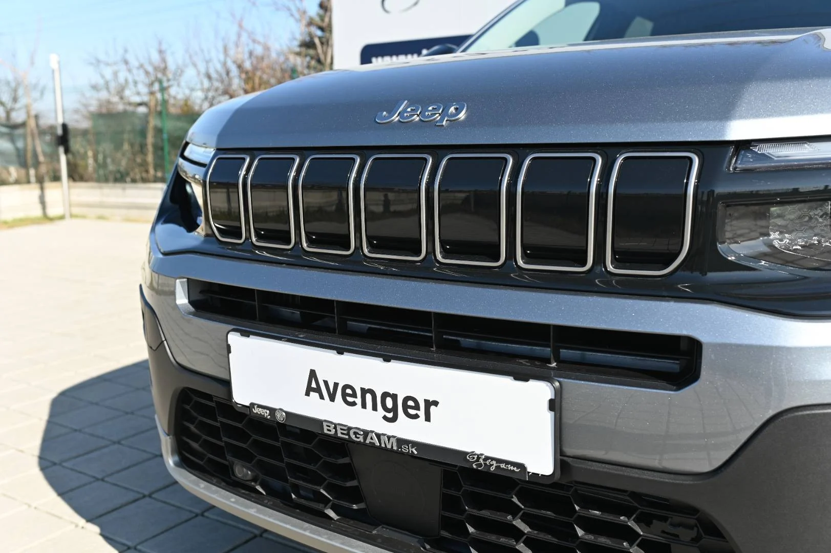 Jeep Avenger 1.2 T e-Hybrid Summit A/T | Begam Trnava
