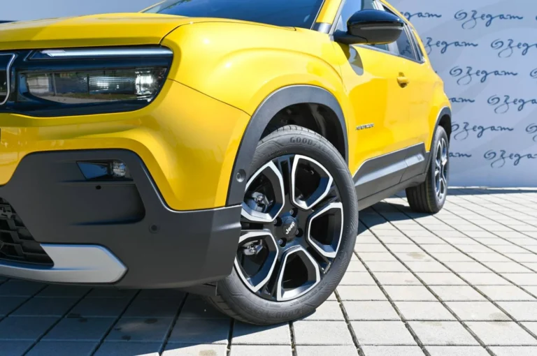 Jeep Avenger 1.2 T e-Hybrid Summit A/T | Begam Trnava