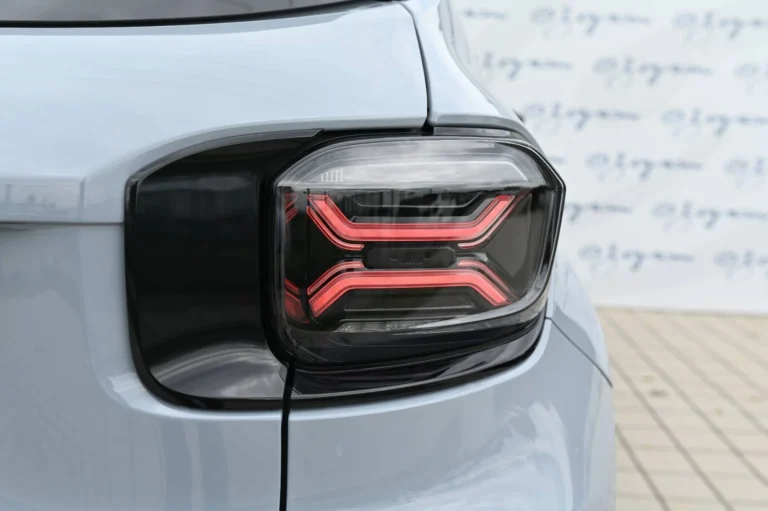 Jeep Avenger 1.2 T e-Hybrid Summit A/T | Begam Trnava