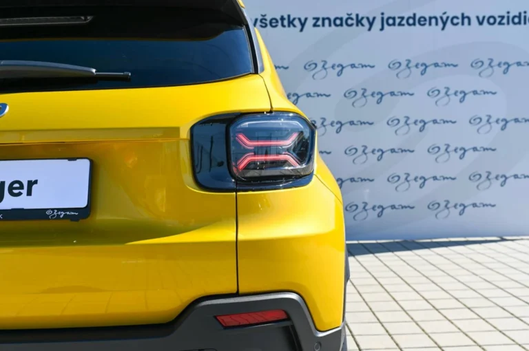 Jeep Avenger 1.2 T e-Hybrid Summit A/T | Begam Trnava