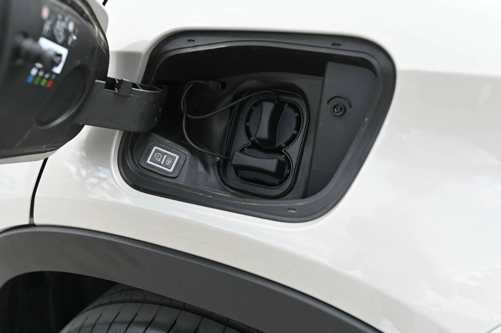 Jeep Avenger Elektro 54 kWh SUMMIT | Begam Trnava