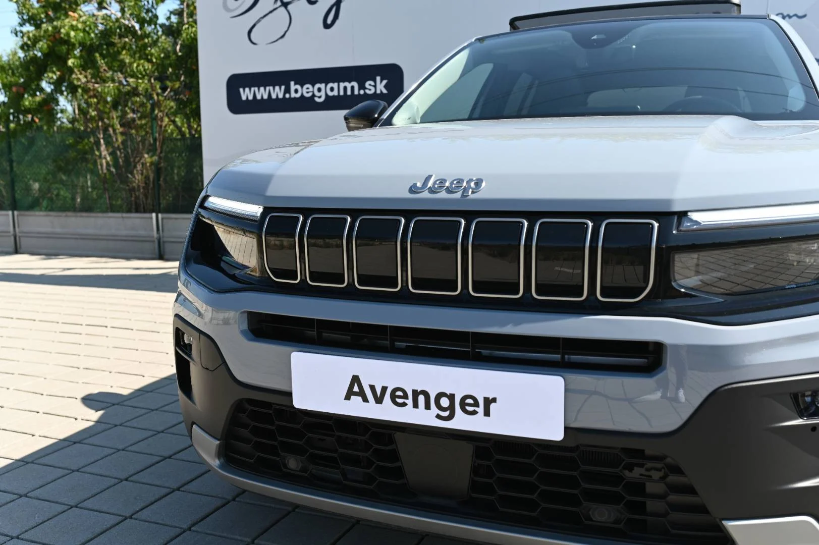 Jeep Avenger Elektro 54 kWh SUMMIT + | Begam Trnava
