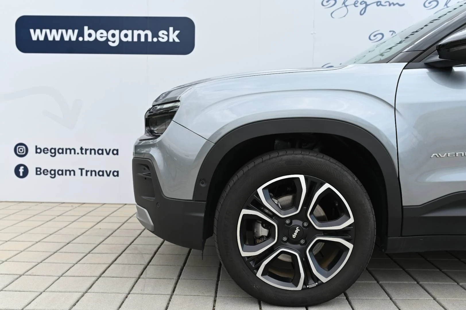 Jeep Avenger Elektro 54 kWh SUMMIT | Begam Trnava