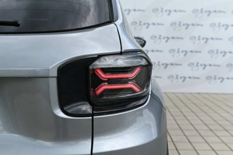 Jeep Avenger Elektro 54 kWh SUMMIT | Begam Trnava