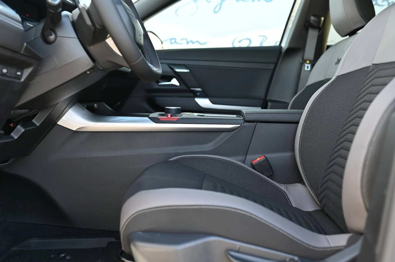Jeep Compass 1.2T e-Hybrid FIRST EDITION 145K 6-EDCT | Begam Trnava
