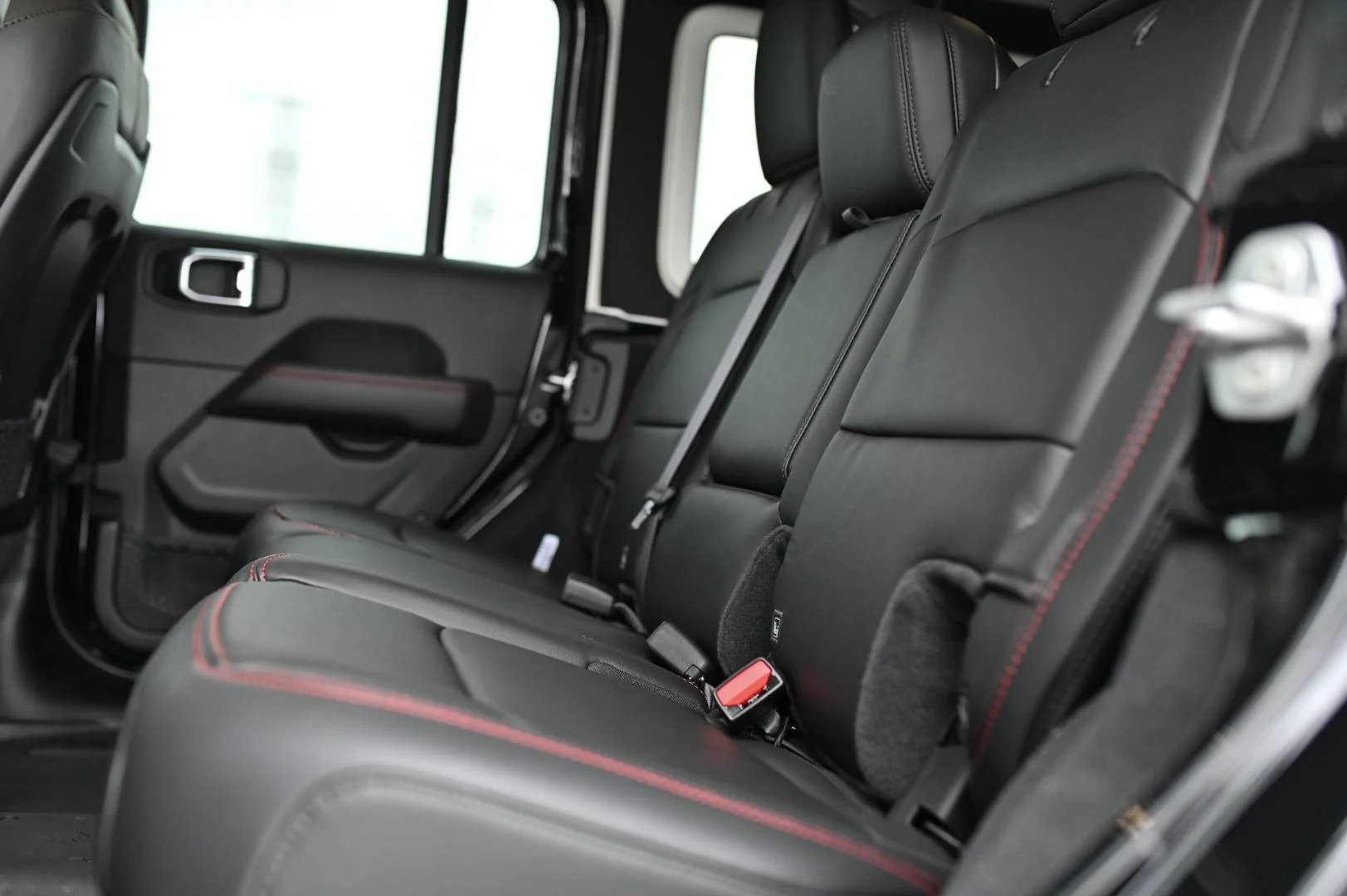 Jeep Wrangler RUBICON 2.0 TURBO 272k 8AT 4WD | Begam Trnava