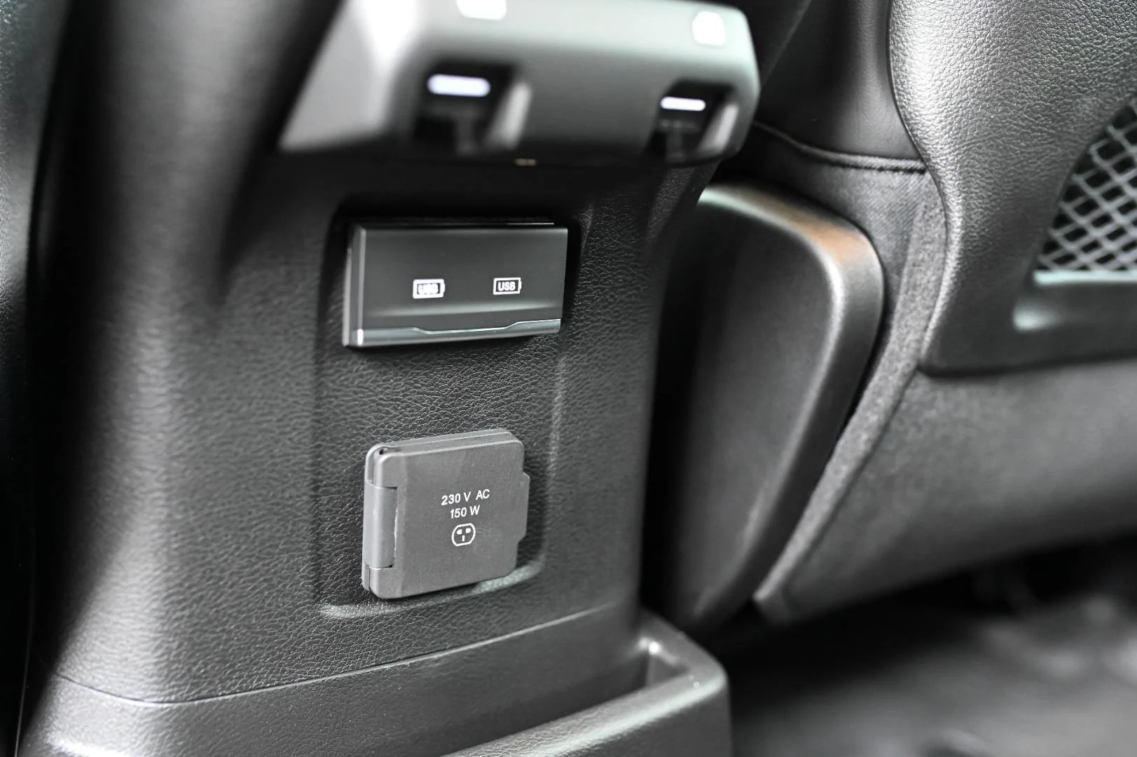 Jeep Wrangler RUBICON 2.0 TURBO 272k 8AT 4WD | Begam Trnava