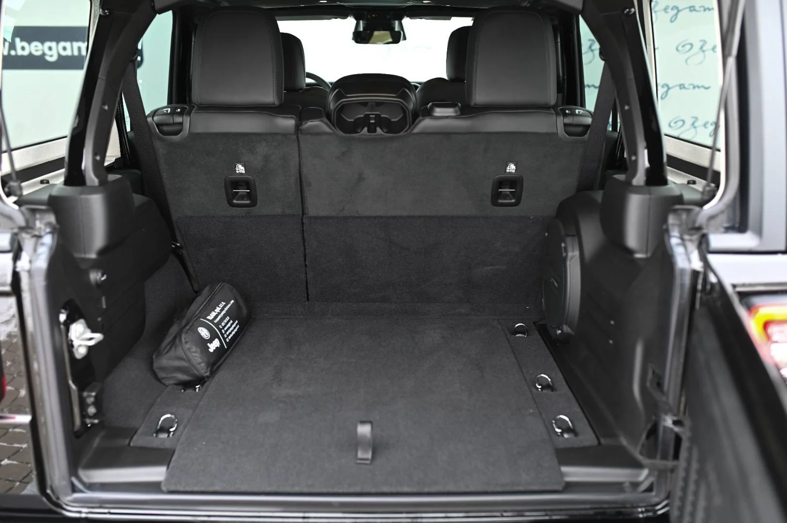 Jeep Wrangler RUBICON 2.0 TURBO 272k 8AT 4WD | Begam Trnava