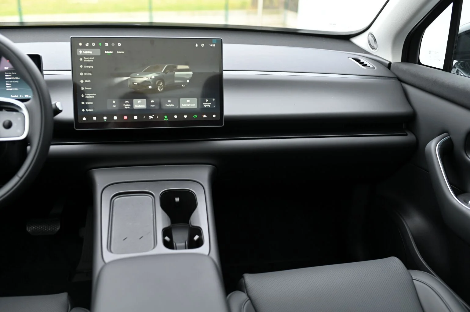 Leapmotor C10 Design REEV 215k 28,4 kWh | Begam Trnava