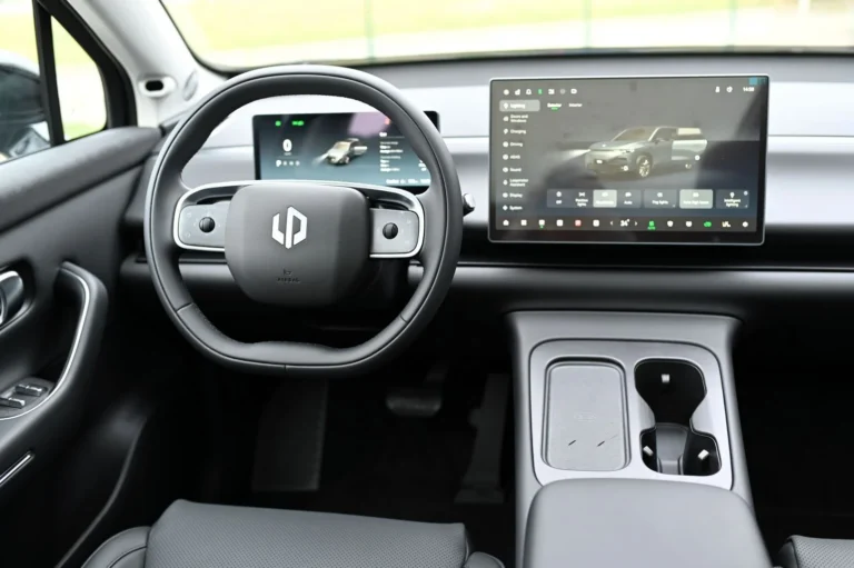 Leapmotor C10 Design REEV 215k 28,4 kWh | Begam Trnava