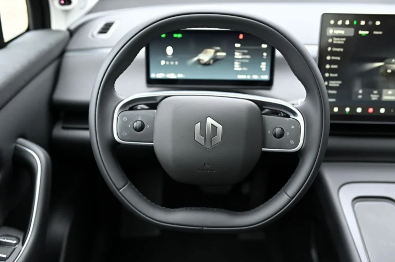 Leapmotor C10 Design REEV 215k 28,4 kWh | Begam Trnava