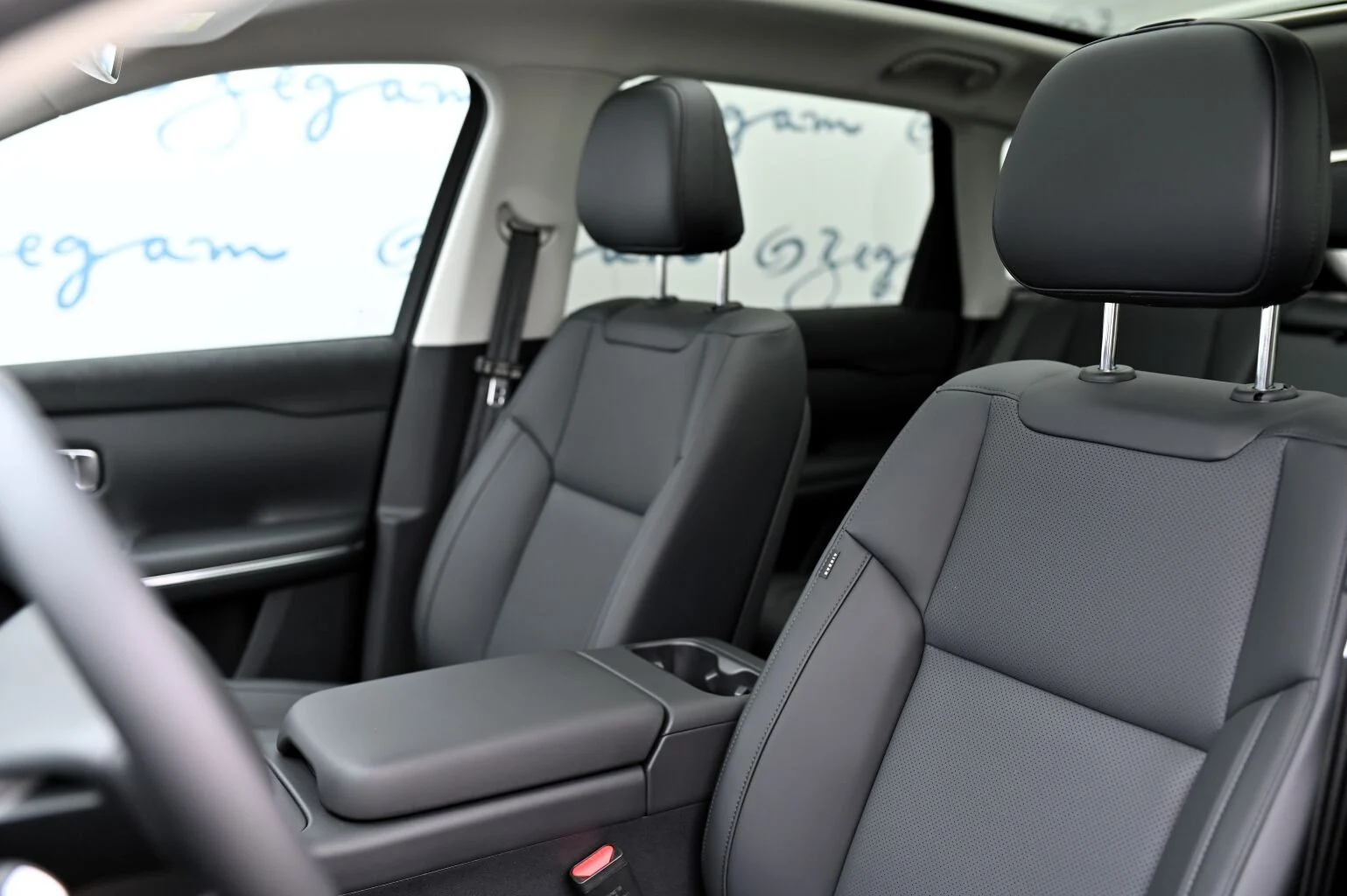Leapmotor C10 Design REEV 215k 28,4 kWh | Begam Trnava