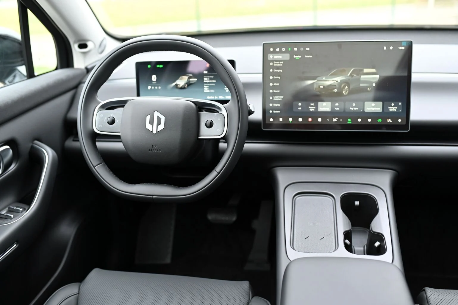 Leapmotor C10 REEV Design  215k 28,4 kWh | Begam Trnava