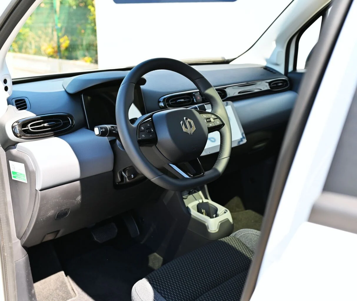 Leapmotor T03 Design 95k 37,3 kWh | Begam Trnava