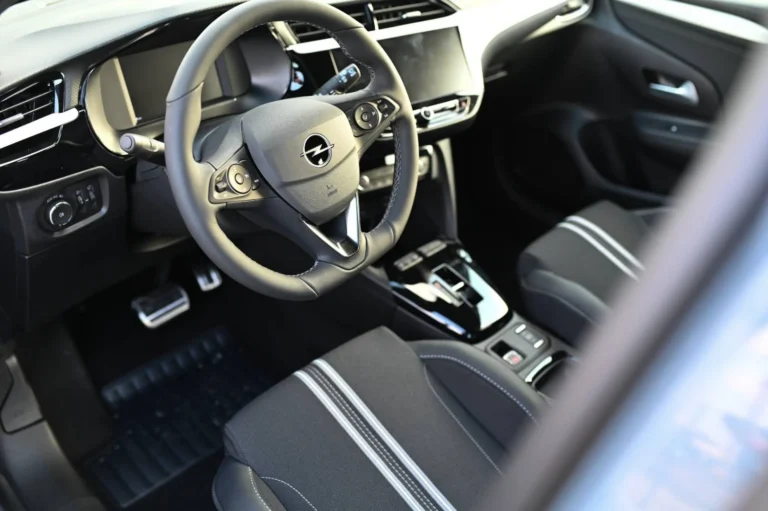Opel Corsa 1.2 Turbo S&S GS A/T | Begam Trnava
