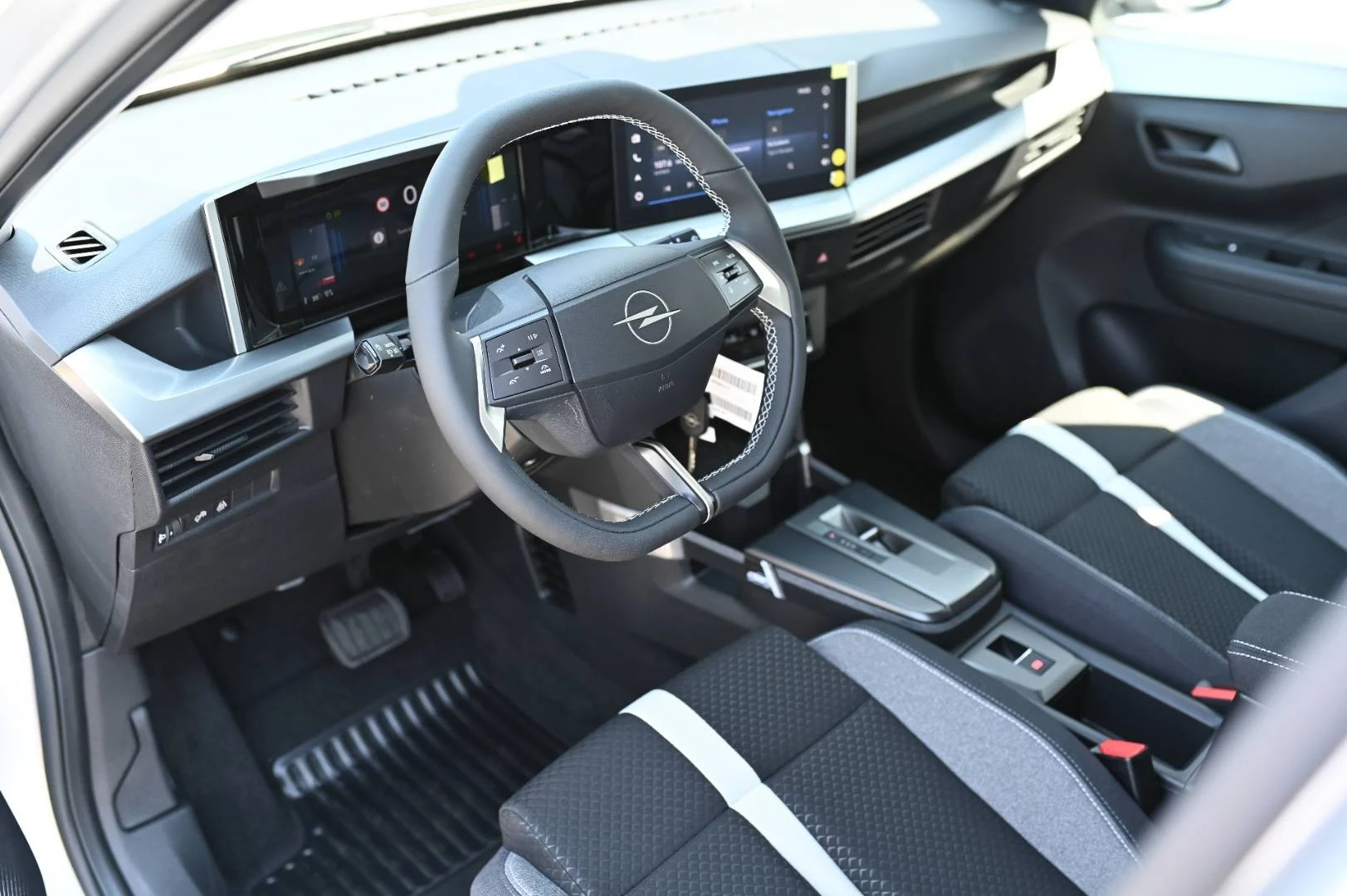Opel Frontera EDITION HYBRID 48V 145k e-DCT6 | Begam Trnava